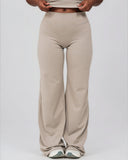 Softline | The Straight Legging - VENOVA